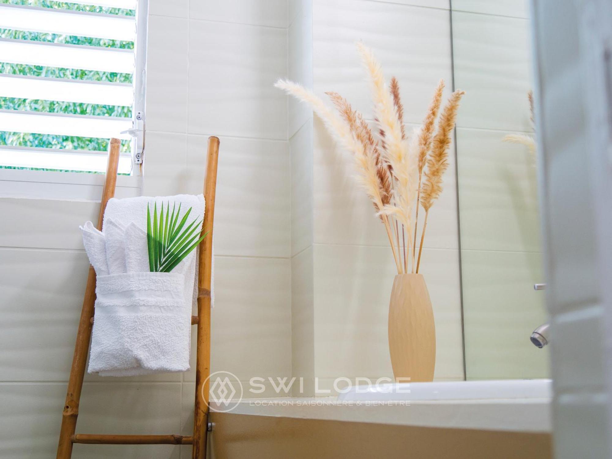 Swilodge Vue Sur Mer ! Petit Dejeuner Et Location De Voiture Possible เลอ มูเล่ ภายนอก รูปภาพ